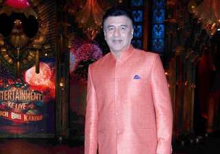 anu malik gifts his ring to commoner - India TV anu malik gifts his ring to commoner - India TV
