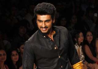 arjun kapoor joins twitter gets warm welcome -... arjun kapoor joins twitter gets warm welcome -...