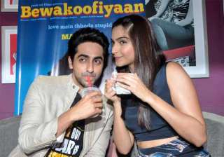 ayushmann sonam on a coffee date - India TV ayushmann sonam on a coffee date - India TV