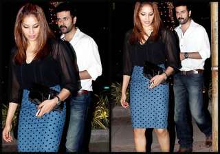 newly engaged bipasha basu harman baweja spotted... newly engaged bipasha basu harman baweja spotted...