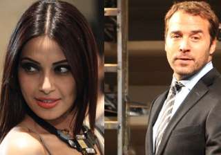 bipasha basu meets hollywood actor jeremy piven -... bipasha basu meets hollywood actor jeremy piven -...