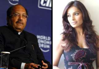 bipasha says voice in amar singh s tape is not... bipasha says voice in amar singh s tape is not...