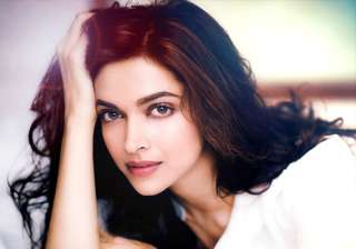 deepika padukone brand ambassador of axis bank -... deepika padukone brand ambassador of axis bank -...