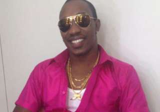 dwayne bravo shoots for ula on birthday - India TV dwayne bravo shoots for ula on birthday - India TV
