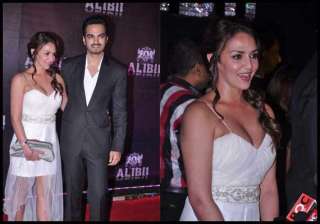 esha deol flaunts ample cleavage at sridevi s... esha deol flaunts ample cleavage at sridevi s...