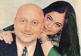 happy 28th anniversary anupam wishes kirron view... happy 28th anniversary anupam wishes kirron view...