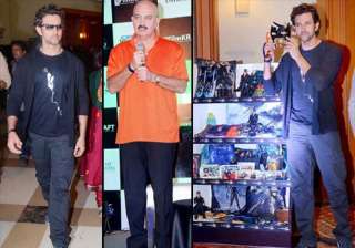 hrithik and rakesh roshan at the launch of krrish... hrithik and rakesh roshan at the launch of krrish...