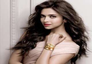 i m a fighter don t give up easily deepika... i m a fighter don t give up easily deepika...