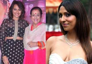 sonakshi sinha and poonam sinha behind pooja... sonakshi sinha and poonam sinha behind pooja...