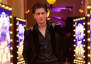 srk shoots at london s madame tussauds for fan -... srk shoots at london s madame tussauds for fan -...