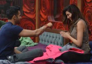 bigg boss halla bol karishma tanna kisses upen... bigg boss halla bol karishma tanna kisses upen...