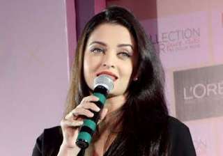 aishwarya rai bachchan bowled over by big b s... aishwarya rai bachchan bowled over by big b s...