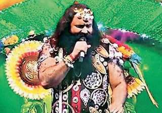 ram rahim entertains followers in gurgaon - India... ram rahim entertains followers in gurgaon - India...
