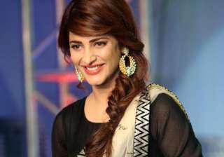 it s shruti haasan s turn to give back to fans -... it s shruti haasan s turn to give back to fans -...