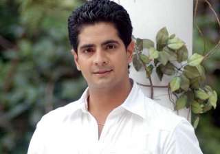 in cape town karan shopped away for wife - India... in cape town karan shopped away for wife - India...
