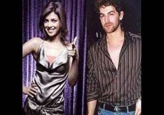 neil was uncomfortable kissing priyanka in saat... neil was uncomfortable kissing priyanka in saat...