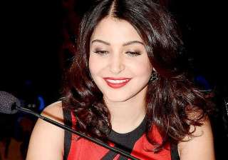 anushka sharma spotted with a mystery man in... anushka sharma spotted with a mystery man in...