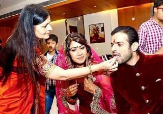karan patel ankita bhargava not going to have a... karan patel ankita bhargava not going to have a...
