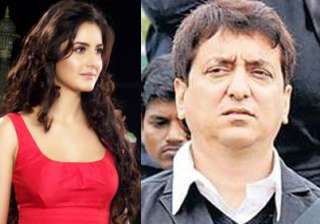 katrina ties a rakhi to salman s friend sajid -... katrina ties a rakhi to salman s friend sajid -...