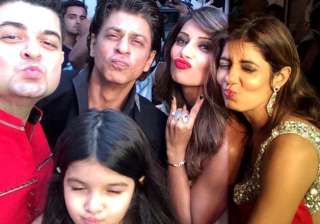 dabboo ratnani calendar 2015 launch shah rukh... dabboo ratnani calendar 2015 launch shah rukh...