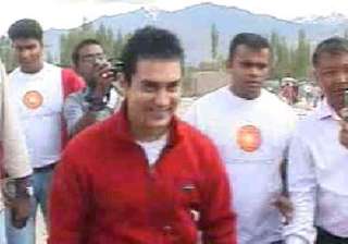 all is not well says aamir in leh - India TV all is not well says aamir in leh - India TV