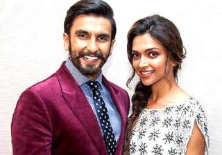 dressed in black deepika padukone gives surprise... dressed in black deepika padukone gives surprise...