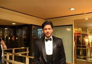 shah rukh khan wins asian award in london see... shah rukh khan wins asian award in london see...