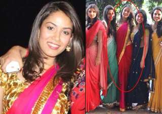 mira rajput looks hot and beautiful in a saree... mira rajput looks hot and beautiful in a saree...