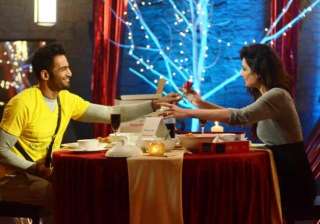 bigg boss 8 hall bol day 17 upen karishma s... bigg boss 8 hall bol day 17 upen karishma s...