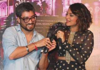 sonakshi and arjun were given as gift to amit... sonakshi and arjun were given as gift to amit...