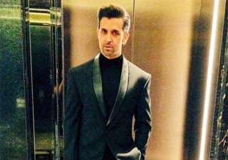 nepaldevastated hrithik roshan supports global... nepaldevastated hrithik roshan supports global...