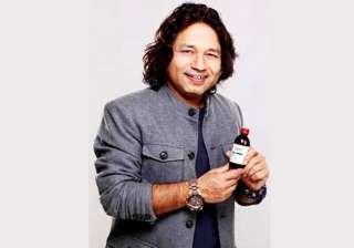 kailash kher endorses cough syrup - India TV kailash kher endorses cough syrup - India TV