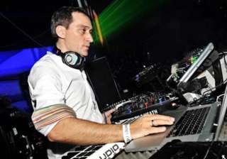 i would really like to do a bollywood video dj... i would really like to do a bollywood video dj...