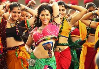sunny leone grooves on the songs of ek paheli... sunny leone grooves on the songs of ek paheli...