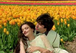 amitabh rekha s tulip garden romance to be... amitabh rekha s tulip garden romance to be...