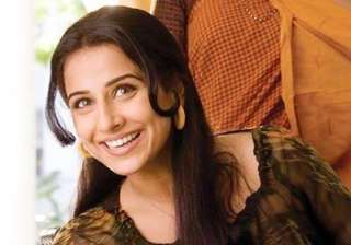 vidya balan admitted to hospital for muscle pull... vidya balan admitted to hospital for muscle pull...