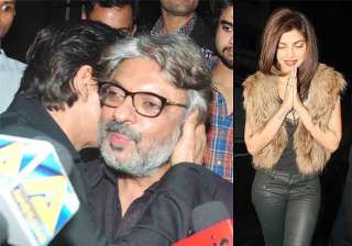 shah rukh khan kisses sanjay leela bhansali at... shah rukh khan kisses sanjay leela bhansali at...