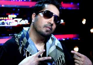 from kiss scandal to delhi slapgate mika singh s... from kiss scandal to delhi slapgate mika singh s...