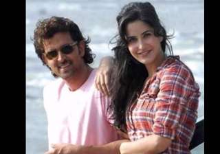 producers finding it hard to sell hrithik s movie... producers finding it hard to sell hrithik s movie...