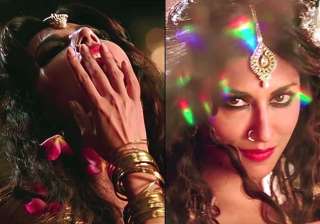 gabbar is back sultry chitrangada singh sways... gabbar is back sultry chitrangada singh sways...
