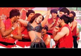 malaika s lehenga choli is replica of one she... malaika s lehenga choli is replica of one she...