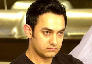 aamir down with fever on return from australia -... aamir down with fever on return from australia -...
