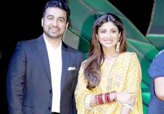 shilpa shetty flaunts chooda at baisakhi event... shilpa shetty flaunts chooda at baisakhi event...