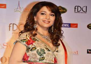 madhuri dixit honoured with platinum diva award -... madhuri dixit honoured with platinum diva award -...