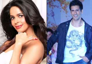 mallika kisses model actor kiran sagoo on the... mallika kisses model actor kiran sagoo on the...