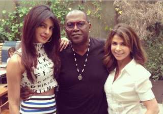 piggy chops hobnobs with randy jackson - India TV piggy chops hobnobs with randy jackson - India TV