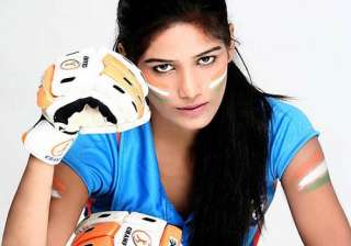 poonam pandey mallya dragged to court on nudity -... poonam pandey mallya dragged to court on nudity -...
