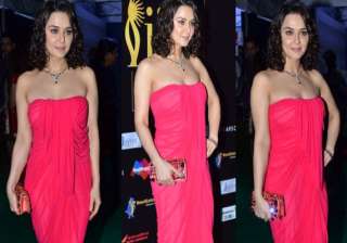 preity signs two more films after ishkq in paris... preity signs two more films after ishkq in paris...
