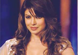 priyanka chopra to sizzle with ranveer singh in... priyanka chopra to sizzle with ranveer singh in...