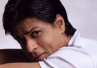 srk battles awful cold - India TV srk battles awful cold - India TV